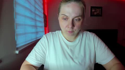 Snapshot of winter_miracle chatting on 03-04-26, 04:13 Winter Miracle online show from 03-04-26, 04:13