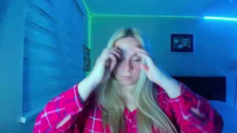 Snapshot of winter_miracle chatting on 03-21-26, 08:30 Winter Miracle online show from 03-21-26, 08:30