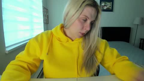 Snapshot of winter_miracle chatting on 03-21-26, 08:45 Winter Miracle online show from 03-21-26, 08:45