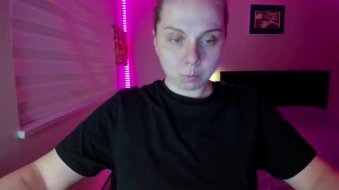 Snapshot of winter_miracle chatting on 03-23-26, 07:23 Winter Miracle online show from 03-23-26, 07:23