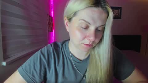 Snapshot of winter_miracle chatting on 03-27-26, 08:26 Winter Miracle online show from 03-27-26, 08:26