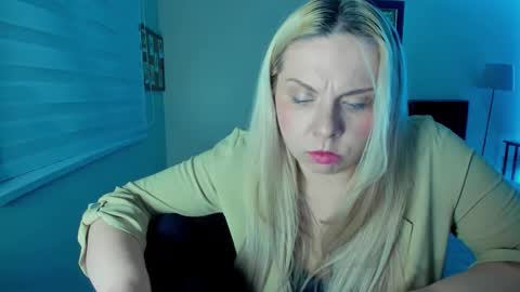 Snapshot of winter_miracle chatting on 03-28-26, 08:14 Winter Miracle online show from 03-28-26, 08:14