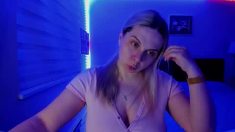 Snapshot of winter_miracle chatting on 04-10-26, 03:34 Winter Miracle online show from 04-10-26, 03:34