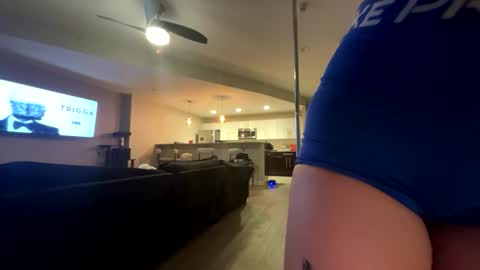 Snapshot of winterraynee chatting on 10-30-25, 01:07 Winter rayne online show from 10-30-25, 01:07