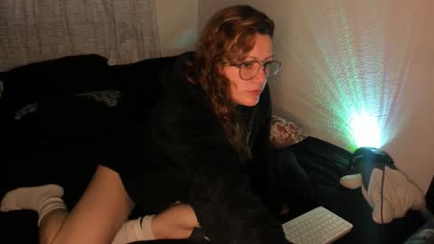 Snapshot of witch_eyes chatting on 03-11-26, 04:24 Anghel online show from 03-11-26, 04:24