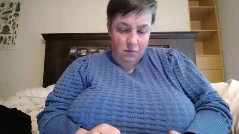 Annie online show from 05-26-26, 10:28