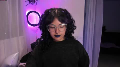     Luna Violeta  A r t i s t  online show from 12-30-24, 12:32