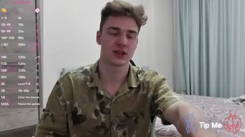 Snapshot of wizloverr chatting on 06-19-26, 05:17 WizLoverr online show from 06-19-26, 05:17