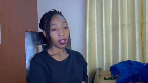 Snapshot of wizzia_khalifa chatting on 02-06-25, 07:07 girlie o online show from 02-06-25, 07:07