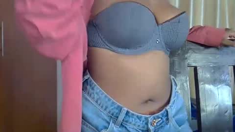 Snapshot of wizzia_khalifa chatting on 03-05-25, 02:34 girlie o online show from 03-05-25, 02:34