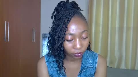 Snapshot of wizzia_khalifa chatting on 03-08-25, 07:38 girlie o online show from 03-08-25, 07:38