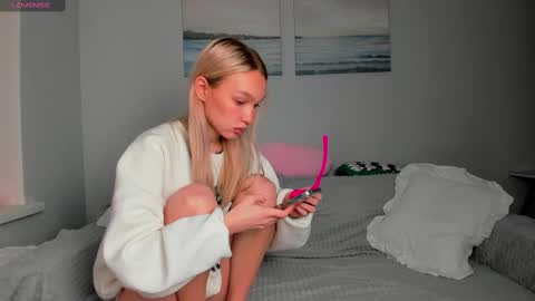 Snapshot of wladilia chatting on 02-11-25, 08:42 wladilia online show from 02-11-25, 08:42