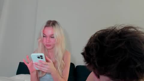 wladilia online show from 11-30-25, 10:25