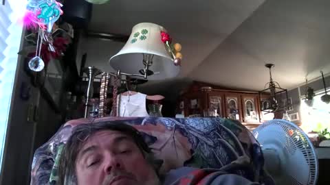 Snapshot of wldlife chatting on 06-20-26, 10:34 wldlife online show from 06-20-26, 10:34