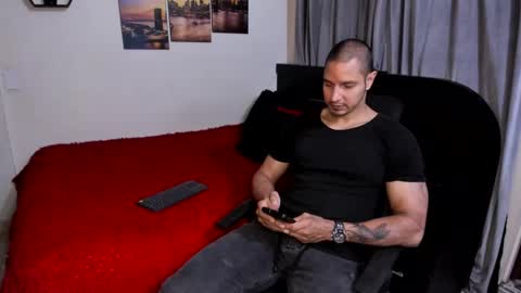 Magnus Dark independent model online show from 04-15-26, 05:36