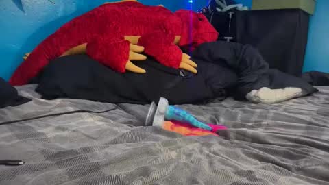 Snapshot of woahfuzz chatting on 02-19-26, 10:22 YourDaddys Son online show from 02-19-26, 10:22