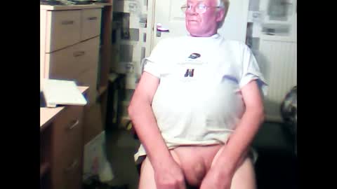 Snapshot of wolcol80 chatting on 01-03-25, 12:22 wolcol80 online show from 01-03-25, 12:22