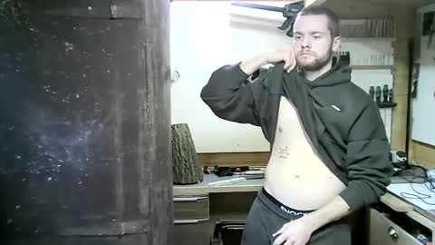 wolf021221 online show from 10-25-25, 03:18