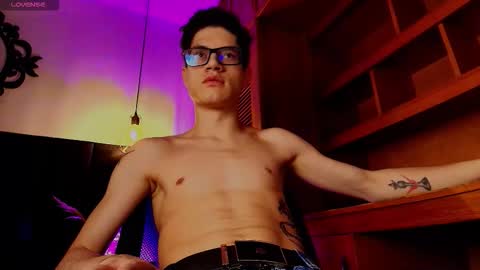  W O L F  online show from 10-29-25, 11:45