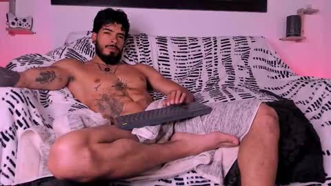 Snapshot of wolferatus chatting on 12-13-25, 08:58 wolferatus online show from 12-13-25, 08:58