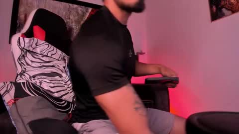 Snapshot of wolferatus chatting on 02-24-26, 07:01 wolferatus online show from 02-24-26, 07:01