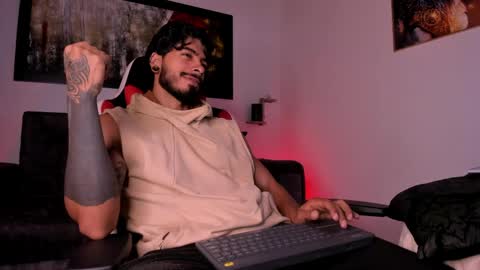 Snapshot of wolferatus chatting on 04-05-26, 06:27 wolferatus online show from 04-05-26, 06:27