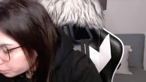 Alex online show from 10-12-25, 01:37