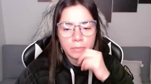 Alex online show from 10-31-25, 01:39