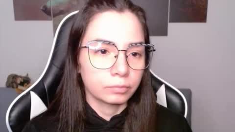 Alex online show from 05-10-26, 01:55