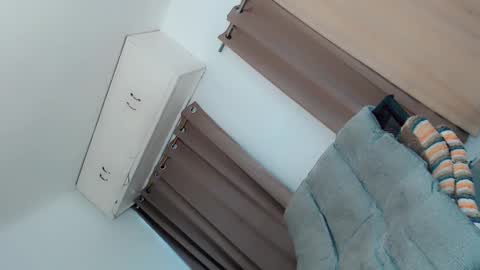 Snapshot of womanoflove chatting on 10-31-25, 04:13 Jexie online show from 10-31-25, 04:13