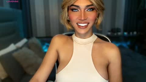 Snapshot of womanofyourdesire_ts chatting on 02-07-26, 04:05 Julia online show from 02-07-26, 04:05