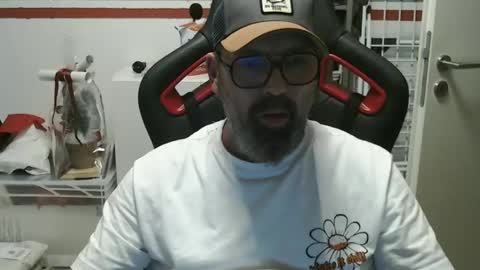 Snapshot of womenizzeer chatting on 12-05-24, 07:16 Adam online show from 12-05-24, 07:16