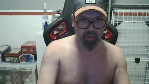 Snapshot of womenizzeer chatting on 01-22-25, 04:23 Adam online show from 01-22-25, 04:23