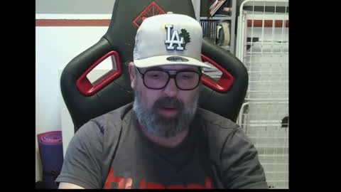 Snapshot of womenizzeer chatting on 10-15-25, 03:56 Adam online show from 10-15-25, 03:56