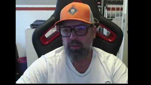 Snapshot of womenizzeer chatting on 11-05-25, 07:30 Adam online show from 11-05-25, 07:30