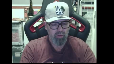 Snapshot of womenizzeer chatting on 02-28-26, 05:25 Adam online show from 02-28-26, 05:25