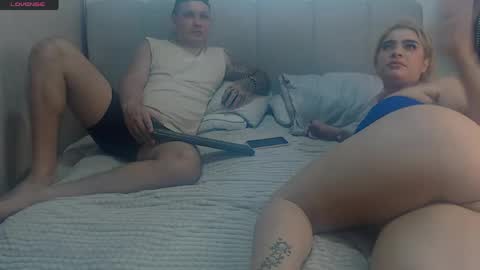Snapshot of wondercouplexxx chatting on 05-15-26, 04:30 Sofia And Thomas online show from 05-15-26, 04:30