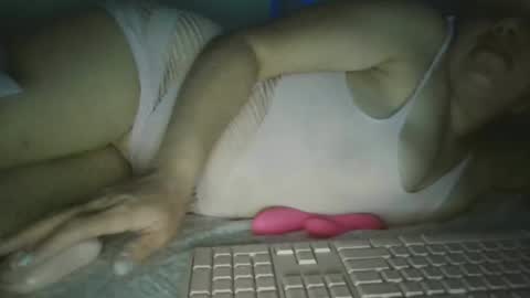 Snapshot of wondering30 chatting on 09-13-25, 03:39 wondering30 online show from 09-13-25, 03:39