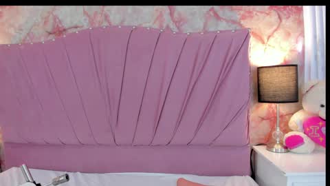 wonderkloe_ online show from 04-10-26, 08:35