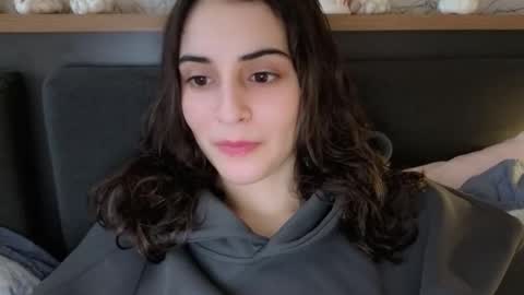 Stia online show from 12-19-25, 05:47