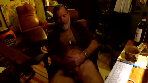 Chuck online show from 05-28-26, 03:37