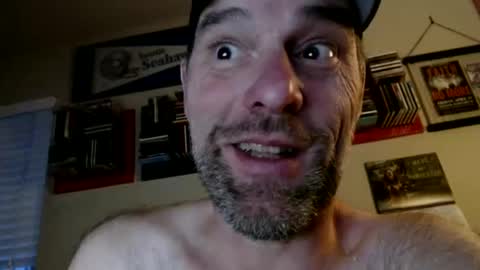 WoodieSays online show from 10-11-25, 01:49