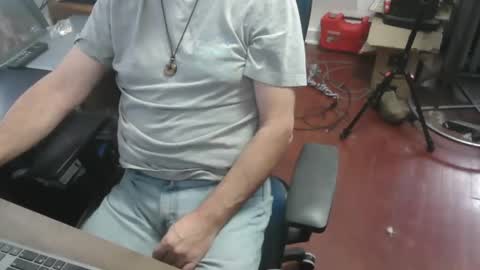 Snapshot of woodworker6473 chatting on 01-08-26, 01:24 woodworker6473 online show from 01-08-26, 01:24