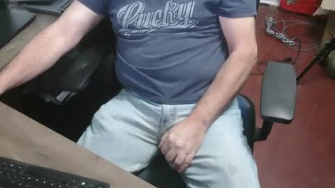 Snapshot of woodworker6473 chatting on 01-11-26, 12:48 woodworker6473 online show from 01-11-26, 12:48