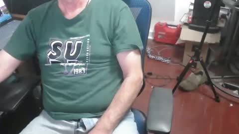 Snapshot of woodworker6473 chatting on 01-12-26, 01:00 woodworker6473 online show from 01-12-26, 01:00