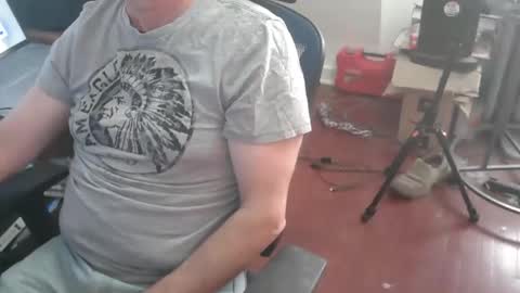 Snapshot of woodworker6473 chatting on 01-12-26, 01:38 woodworker6473 online show from 01-12-26, 01:38