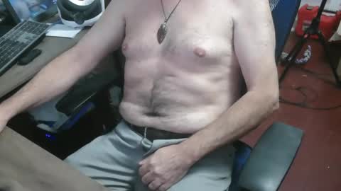 Snapshot of woodworker6473 chatting on 02-12-26, 12:38 woodworker6473 online show from 02-12-26, 12:38