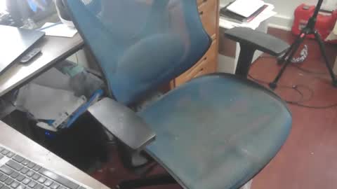 Snapshot of woodworker6473 chatting on 02-12-26, 05:41 woodworker6473 online show from 02-12-26, 05:41