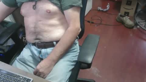 Snapshot of woodworker6473 chatting on 02-20-26, 02:39 woodworker6473 online show from 02-20-26, 02:39