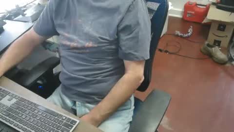 Snapshot of woodworker6473 chatting on 02-24-26, 01:42 woodworker6473 online show from 02-24-26, 01:42